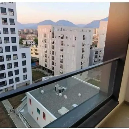 Magnet Garden Apartment *